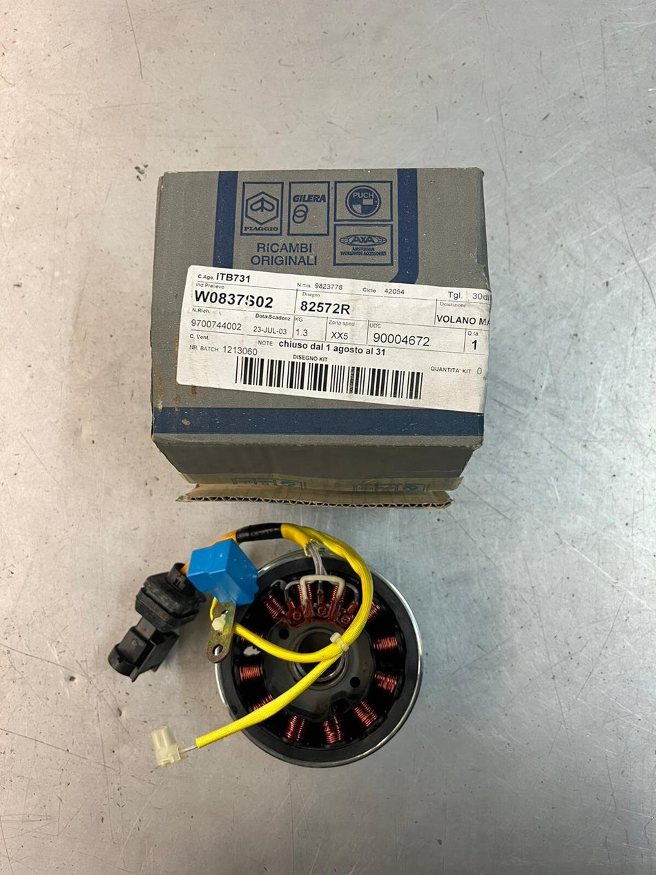 82572R/58059R VOLANO MAGNETE COMPLETO VESPA ET4 125-150 / X9 EVOLUTION 125